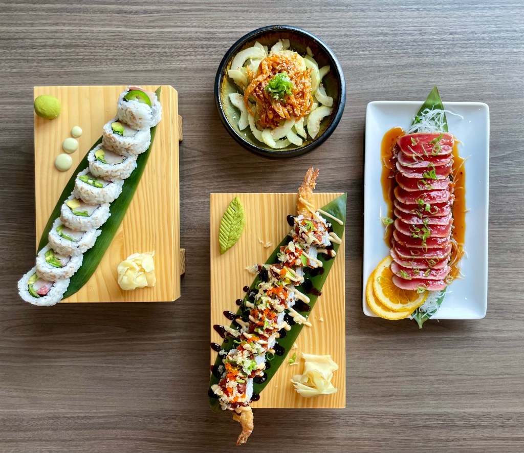 クラブ At sushi Tsukino Sushi Bar & Japanese Cuisine